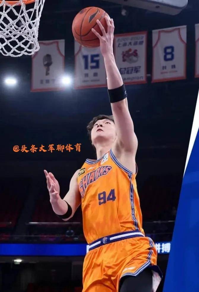 包含新疆男篮士气高涨，目标前进一步的词条