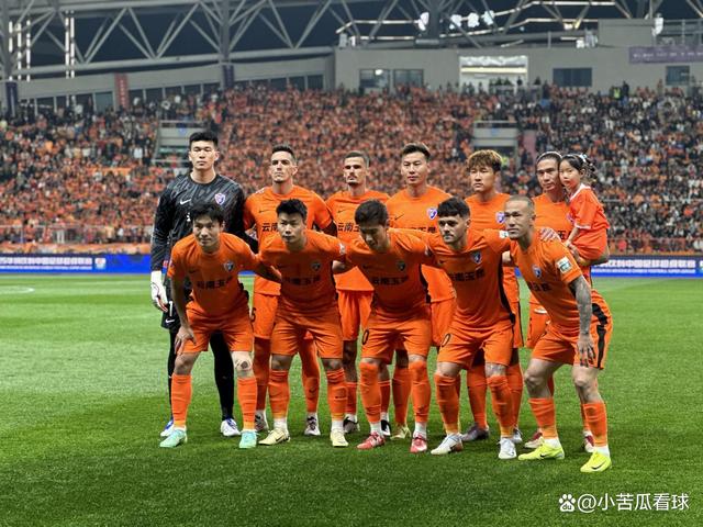 激烈交锋引发球迷狂热现场气氛火爆的简单介绍