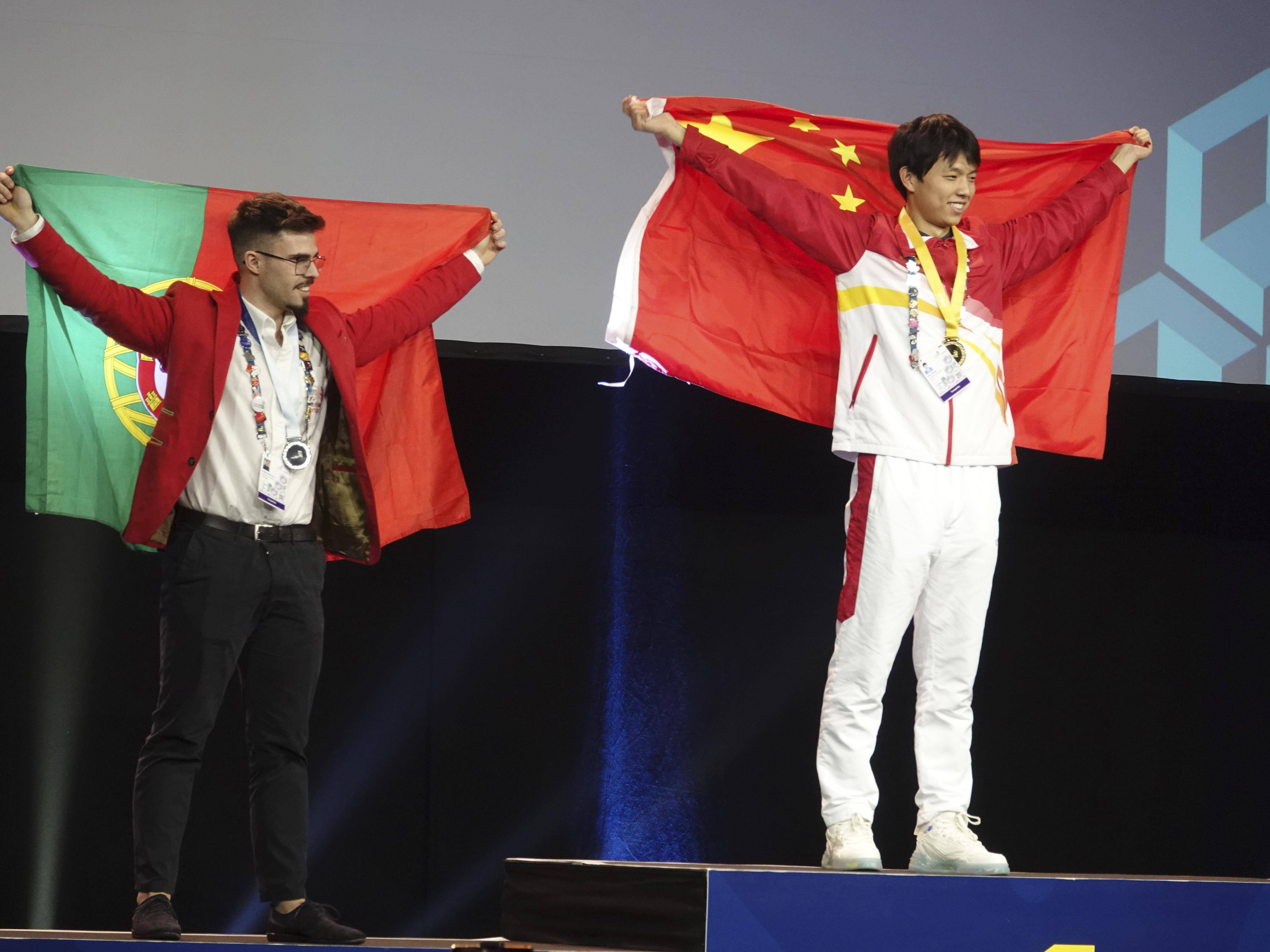 奥地利代表团获得亚军，成功突破