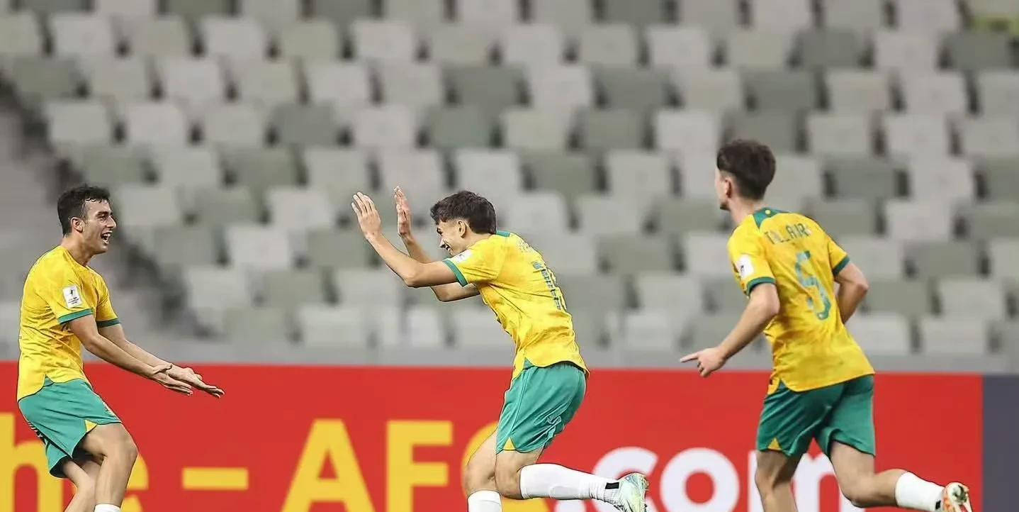 伊朗球队备战与沙特球队的对决