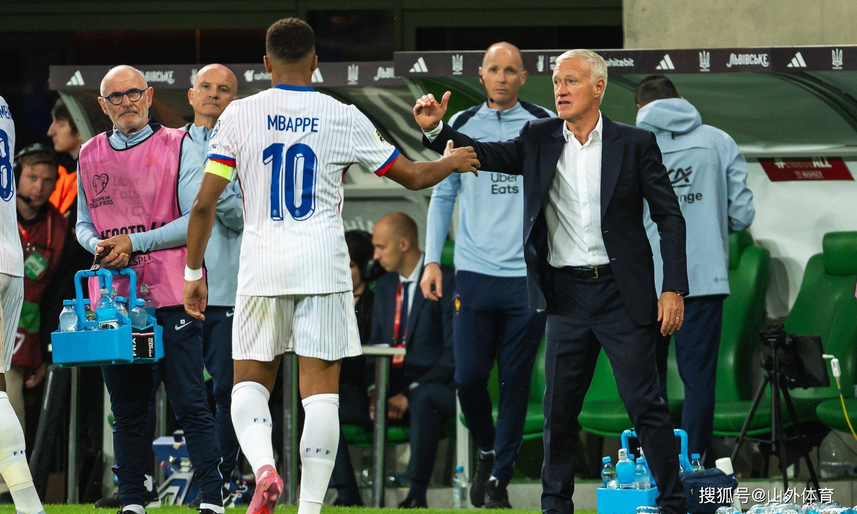 包含法国男子篮球队大放异彩，实力出众的词条