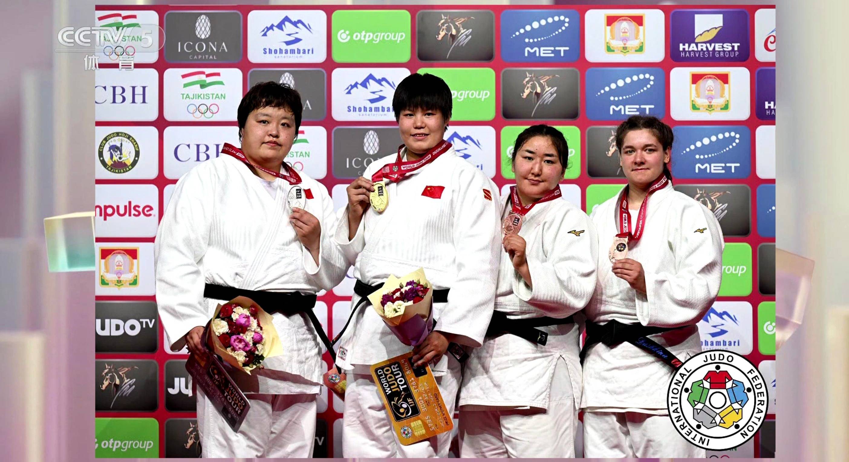 柔道赛场高手云集,东道主队实现不败战绩的简单介绍 柔道赛场高手云集,东道主队实现不败战绩的简单介绍