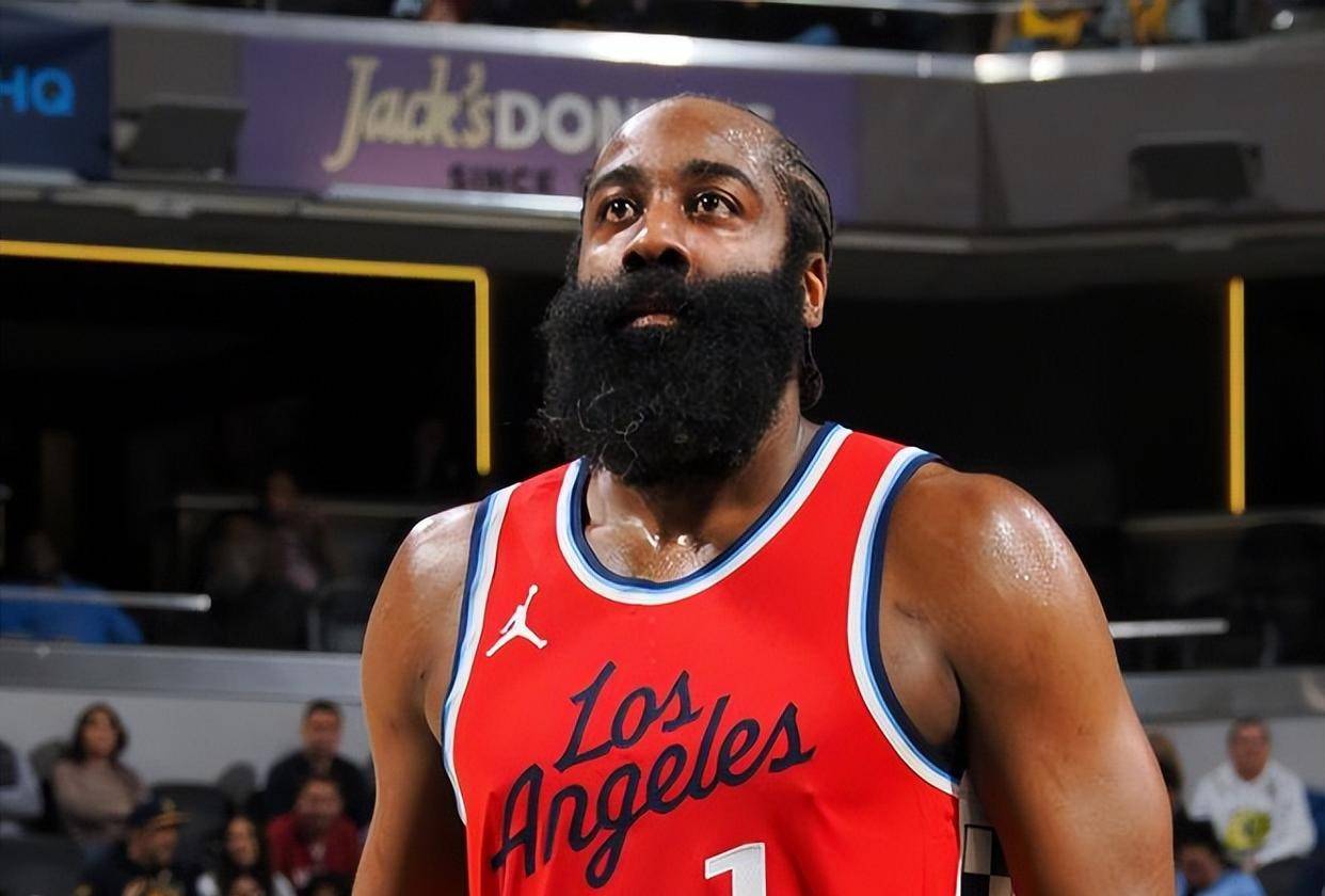 快船队力克步行者,战绩稳步提升的简单介绍 快船队力克步行者,战绩稳步提升的简单介绍