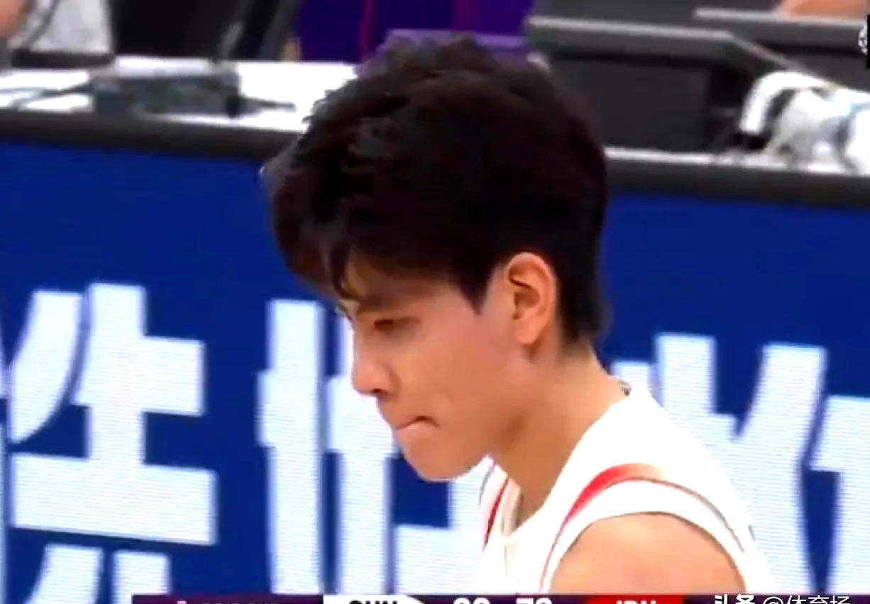 看完这场比赛，我怀疑他们开挂了