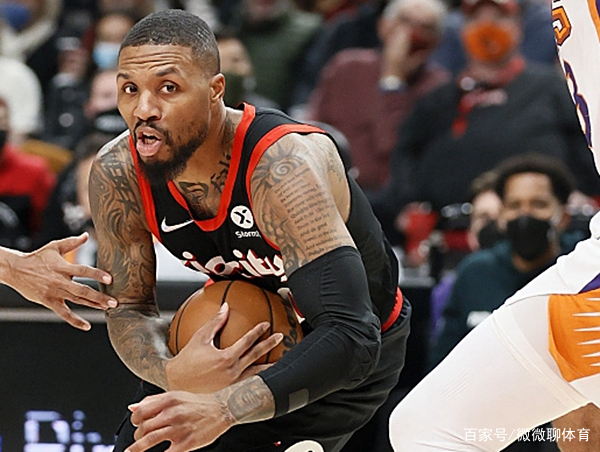 开拓者大胜黄蜂再次升至榜首