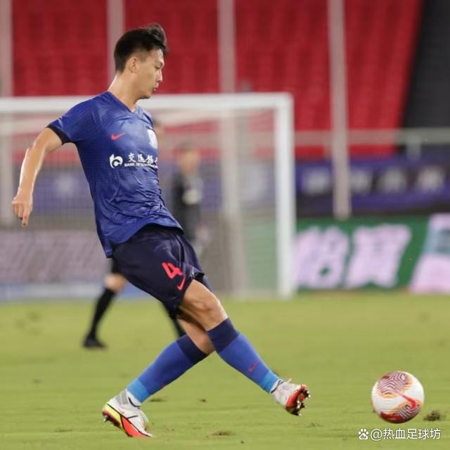 热血足球狂欢,中超球队精神抖擞 热血足球狂欢,中超球队精神抖擞