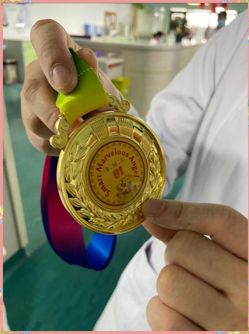 九游体育-金牌背后的努力和汗水，体现出坚韧和毅力的简单介绍