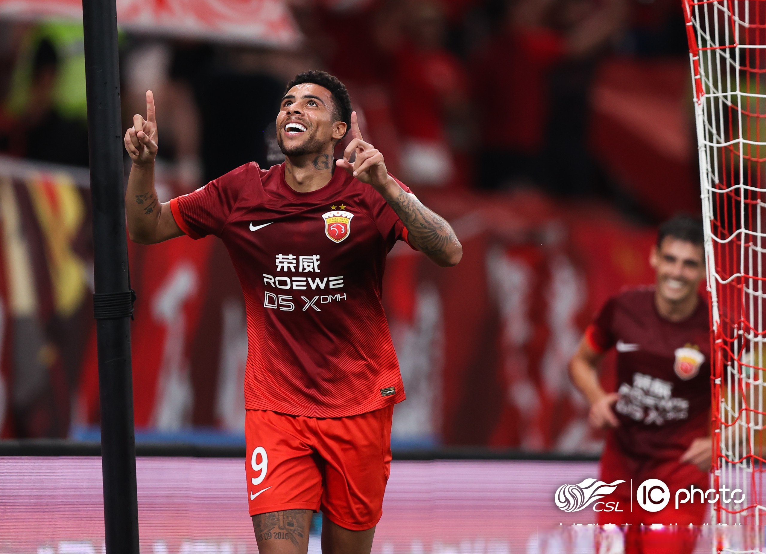 阿森纳主场胜利，继续追赶前列