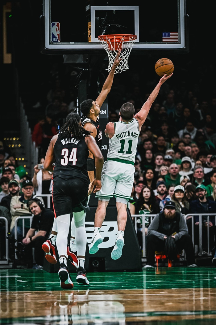 凯尔特人客场力克开拓者 凯尔特人客场力克开拓者