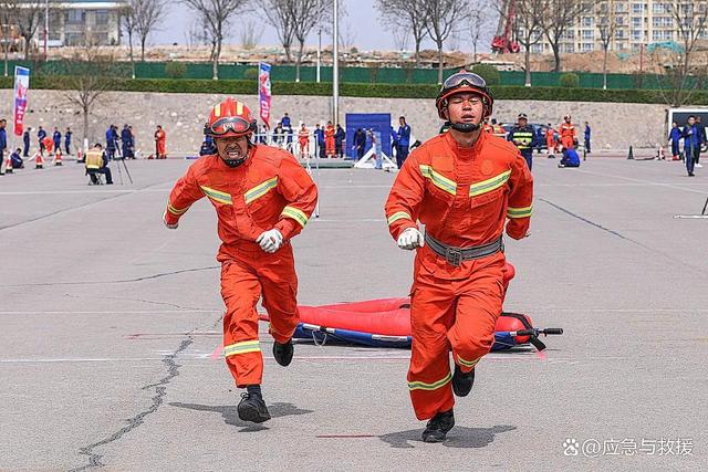 惊险赛程揭晓,各国选手展现出色技艺的简单介绍 惊险赛程揭晓,各国选手展现出色技艺的简单介绍